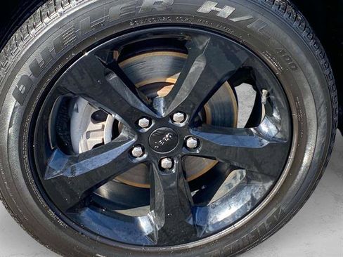 Used 2023 Jeep Grand Cherokee L Laredo image 28