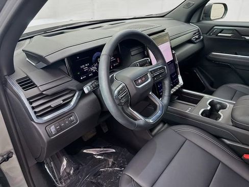 Used 2026 GMC Acadia Elevation w/ Elevation Premium Package AWD/4WD image 12