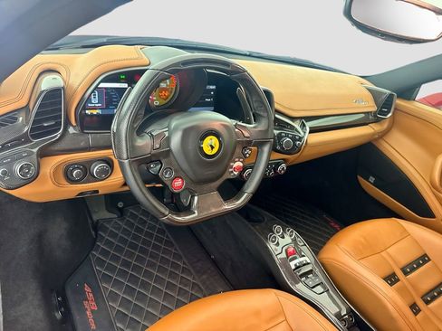 Used 2014 Ferrari 458 Spider image 9