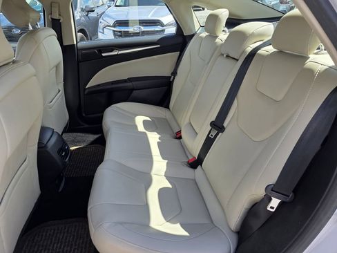 Used 2018 Ford Fusion Titanium image 15