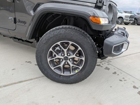 New 2026 Jeep Gladiator Sport image 10