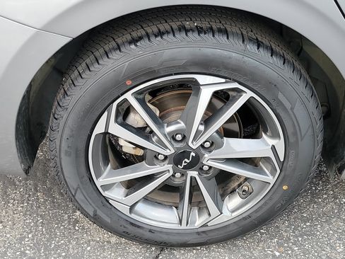 Used 2023 Kia Forte LXS image 24