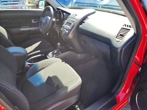 Used 2012 Kia Soul + FWD image 30