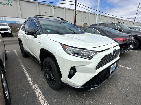 Used 2021 Toyota RAV4 XSE AWD/4WD image 2