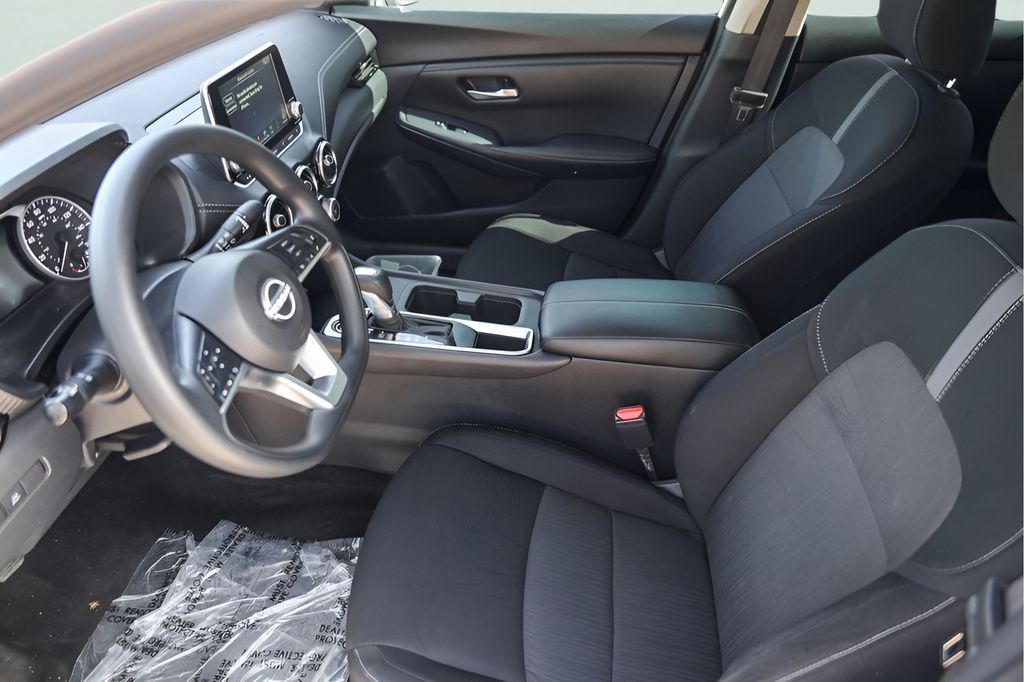 Used 2024 Nissan Sentra SV FWD image 11