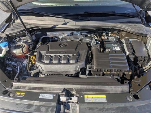 Used 2021 Volkswagen Tiguan SE image 20