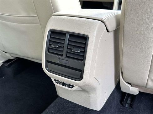 Used 2019 Volkswagen Passat 2.0T Wolfsburg image 28