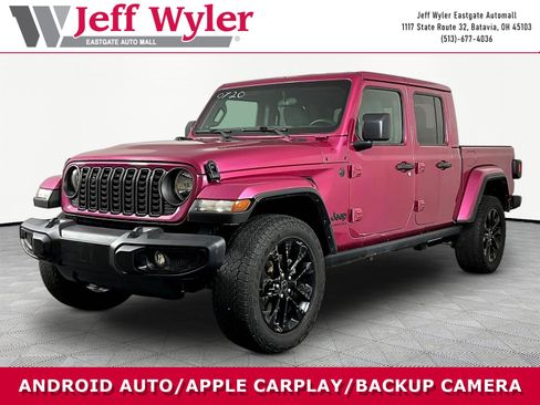 Used 2024 Jeep Gladiator Sport AWD/4WD image 1
