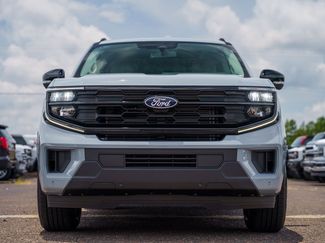 New 2027 Ford Expedition Active RWD video 2