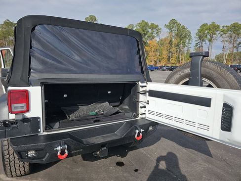 Used 2018 Jeep Wrangler Sport image 18