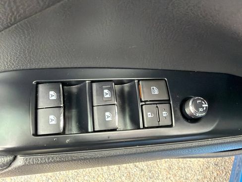 Used 2020 Toyota Camry XSE FWD image 16