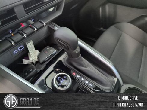 Used 2024 Chevrolet Colorado Trail Boss w/ LPO, Dark Essentials Package AWD/4WD image 25