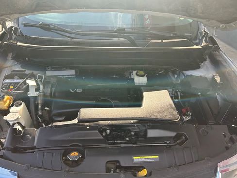 Used 2020 Nissan Pathfinder SL image 33