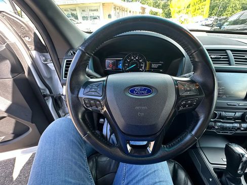Used 2016 Ford Explorer XLT w/ Equipment Group 202A image 23