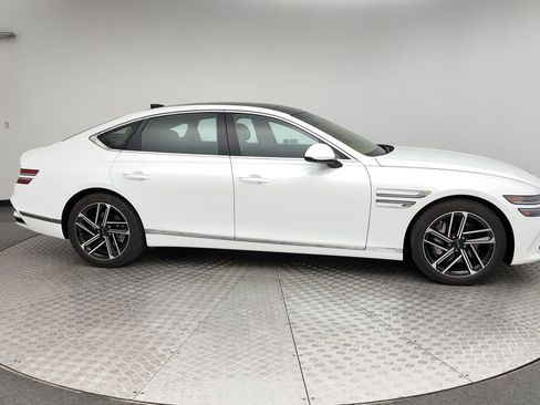 Certified 2025 Genesis G80 2.5T Advanced image 9