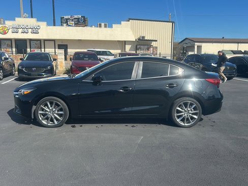 Used 2018 MAZDA MAZDA3 Grand Touring image 4