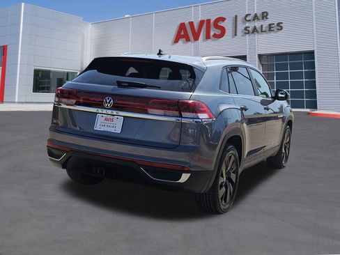Used 2025 Volkswagen Atlas Cross Sport SE image 6