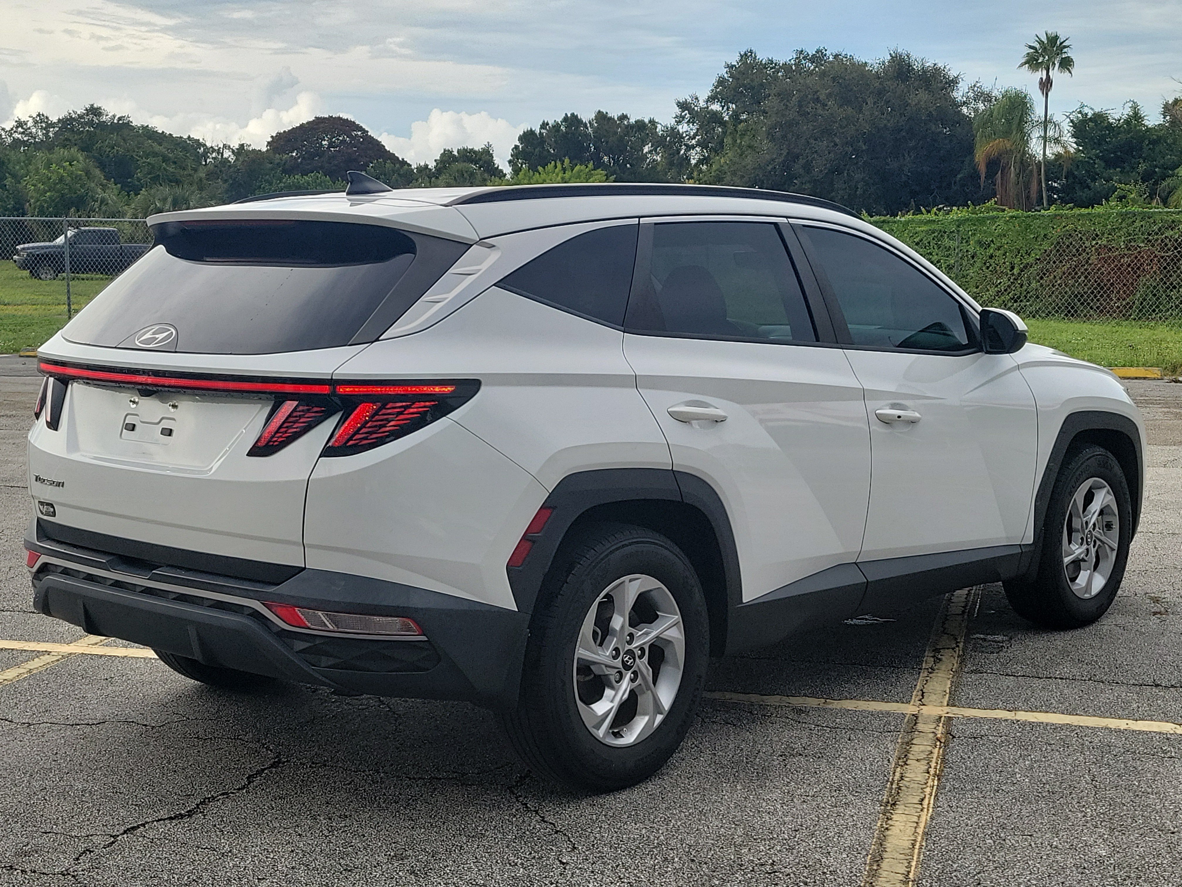 Used 2022 Hyundai Tucson SEL w/ Cargo Package FWD image 4