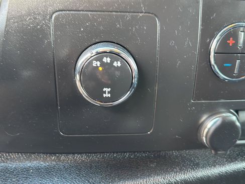 Used 2011 Chevrolet Silverado 2500 LT w/ Interior Plus Package image 31