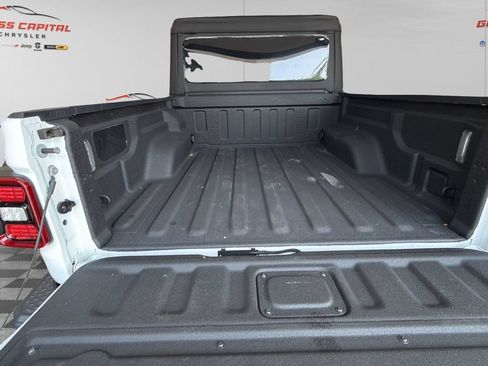 Used 2025 Jeep Gladiator Sport AWD/4WD image 36