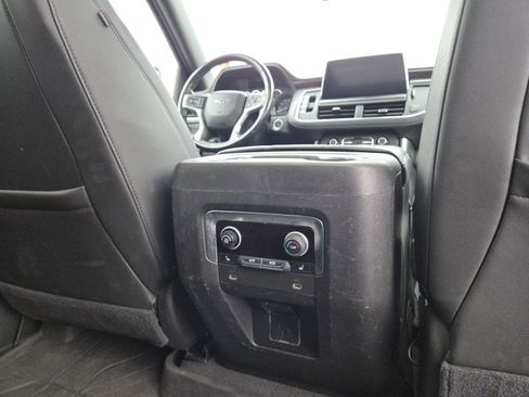 Used 2021 Chevrolet Tahoe Z71 w/ Z71 Signature Package image 31