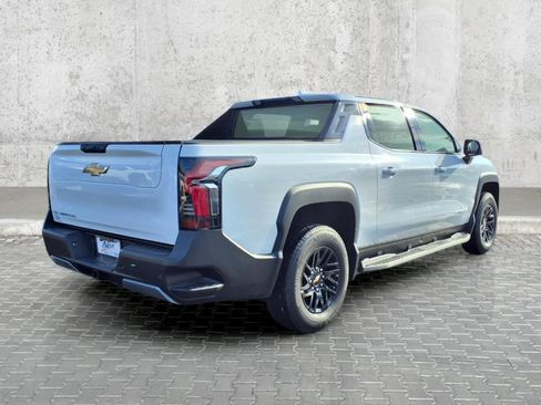 New 2025 Chevrolet Silverado EV LT image 10