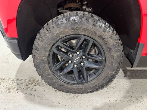 Used 2021 Chevrolet Silverado 1500 LT Trail Boss AWD/4WD image 9