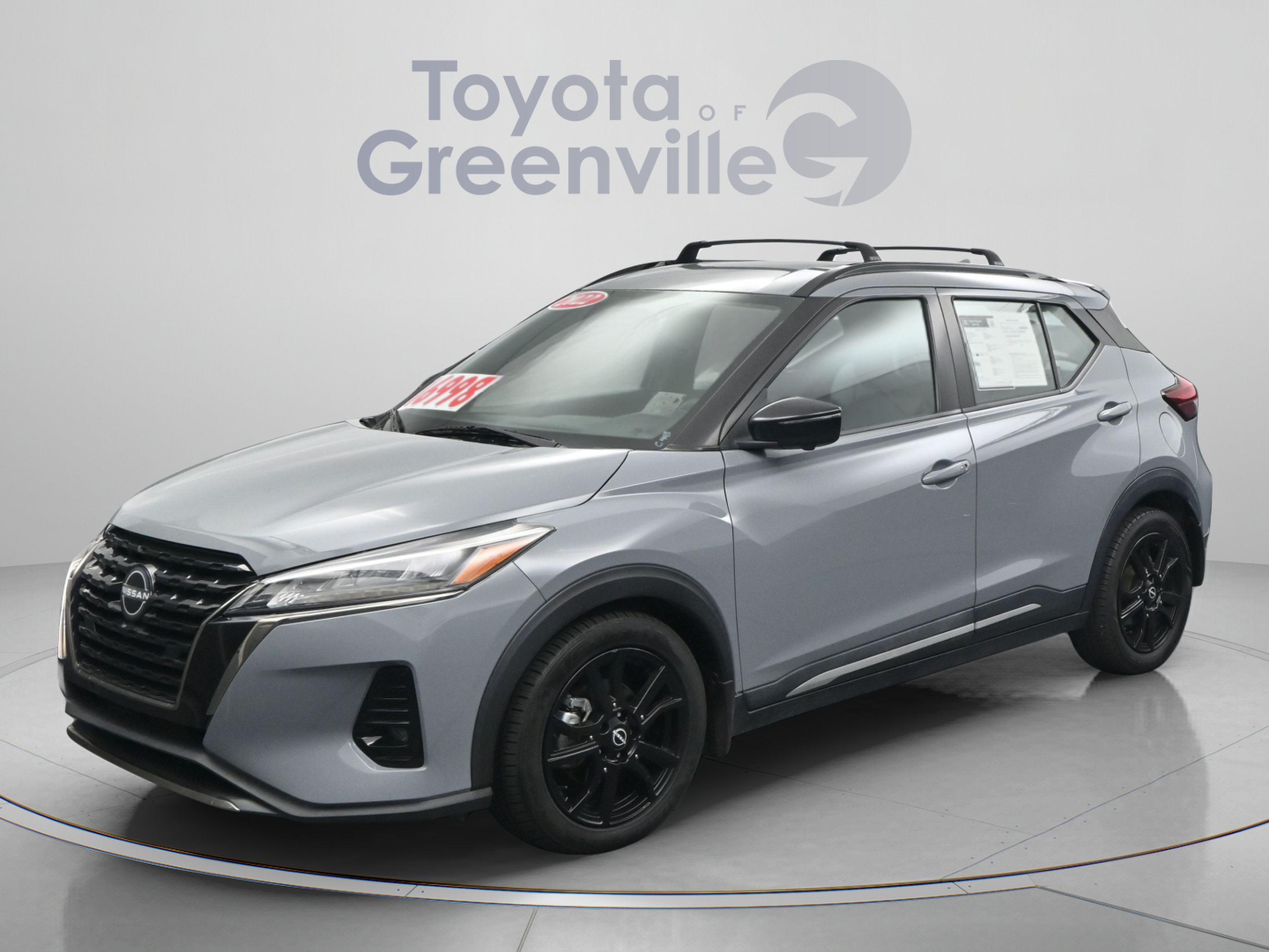 Used 2022 Nissan Kicks SR w/ Premium Package FWD image 1
