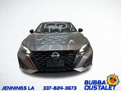 Used 2023 Nissan Altima 2.5 SR image 3