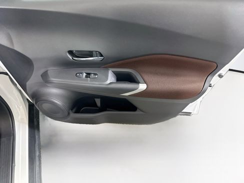Used 2023 Nissan Kicks SR FWD image 28