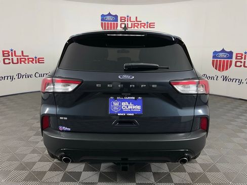 Used 2022 Ford Escape SE w/ SE Sport Appearance Package image 4