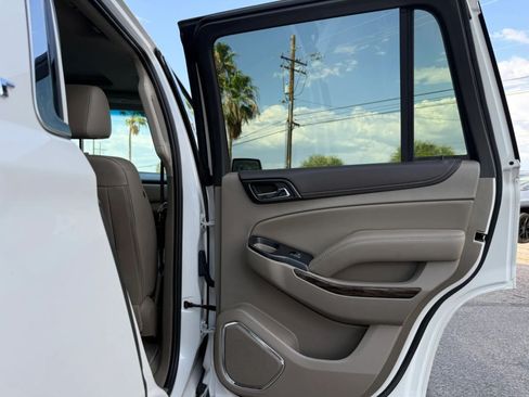 Used 2017 GMC Yukon SLT w/ Premium Edition AWD/4WD image 37