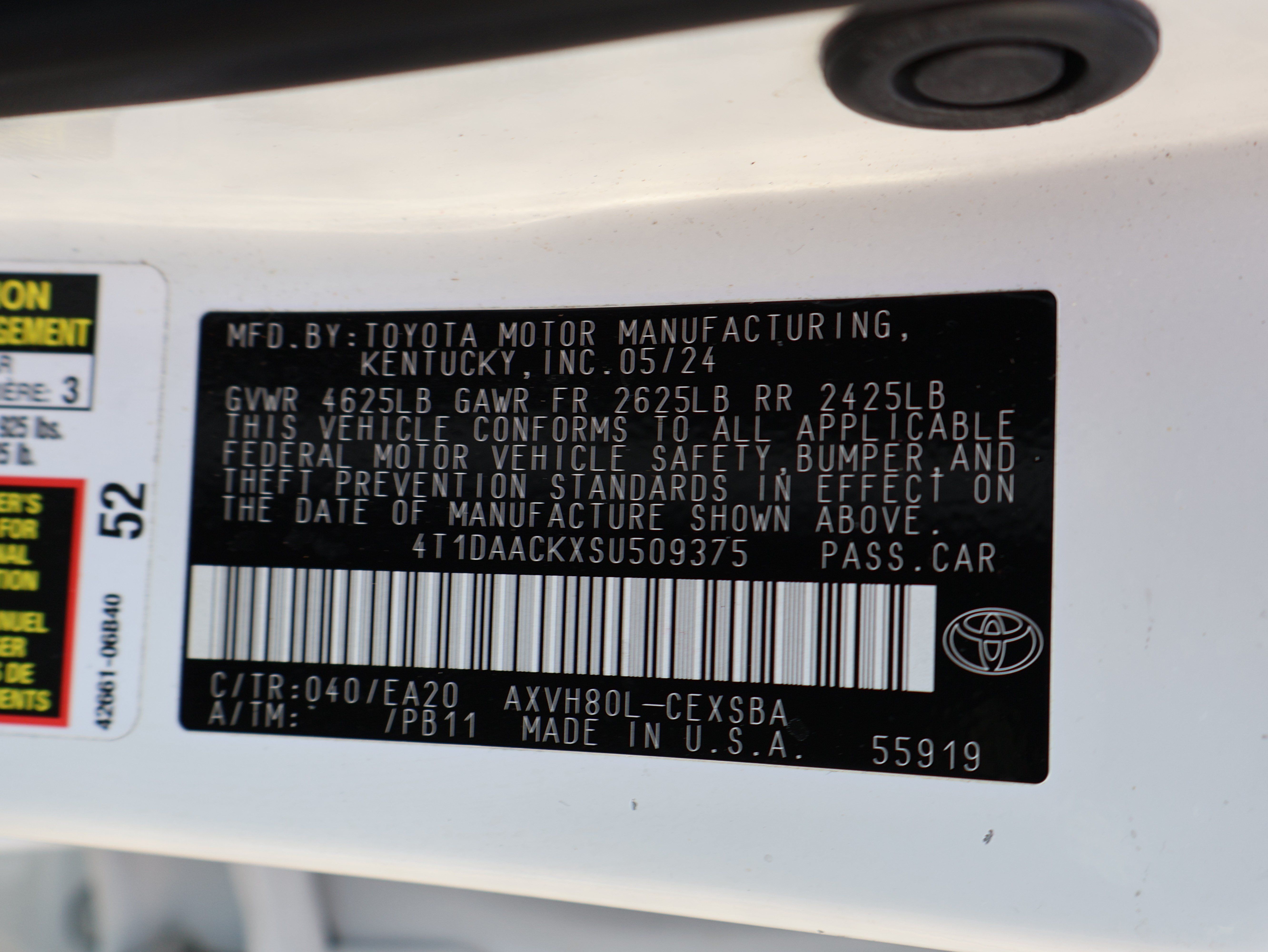 Used 2025 Toyota Camry SE FWD image 35