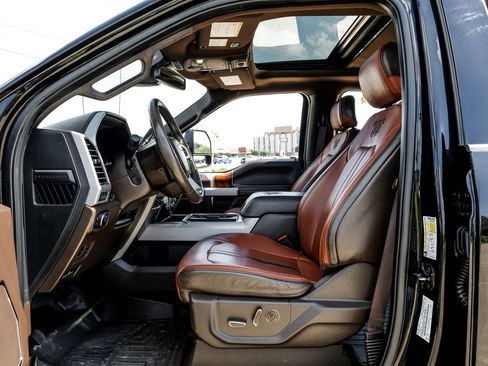 Used 2019 Ford F250 King Ranch w/ King Ranch Ultimate Package AWD/4WD image 4
