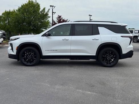 Used 2025 Chevrolet Traverse LT w/ Midnight/Sport Edition FWD image 6