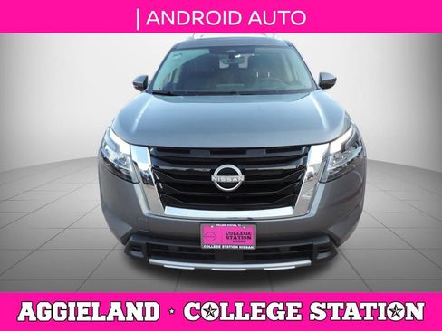 Used 2024 Nissan Pathfinder Platinum w/ Cargo Package FWD image 10