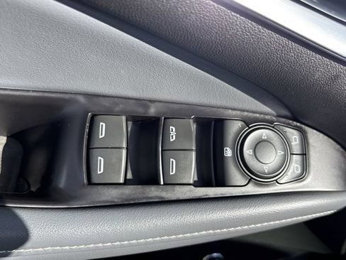 Used 2018 Buick Enclave Essence AWD/4WD image 24