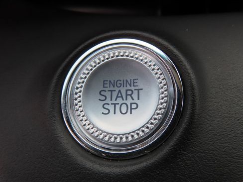 Used 2025 Genesis GV70 2.5T image 11