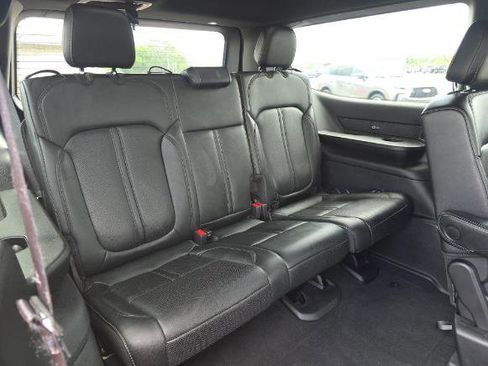 Used 2025 Jeep Wagoneer Series II w/ Premium Group I AWD/4WD image 12