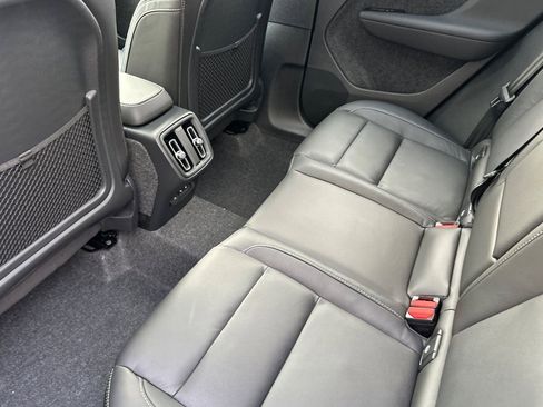 New 2026 Volvo XC40 B5 Ultra w/ Climate Package AWD/4WD image 4