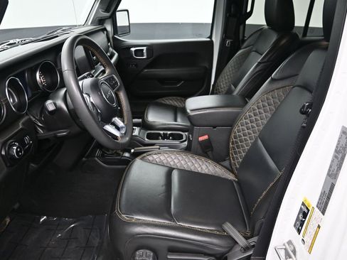 Used 2023 Jeep Gladiator Overland image 14