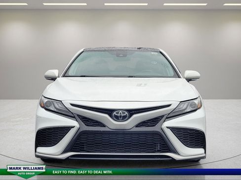Used 2022 Toyota Camry XSE FWD image 9