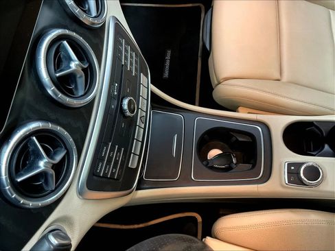 Used 2017 Mercedes-Benz CLA 250 image 24