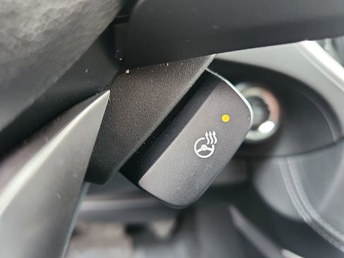 Used 2023 Subaru Forester Limited image 26