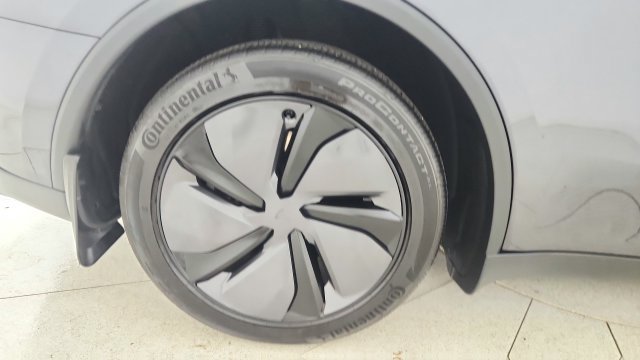 Used 2026 Tesla Model Y AWD image 71