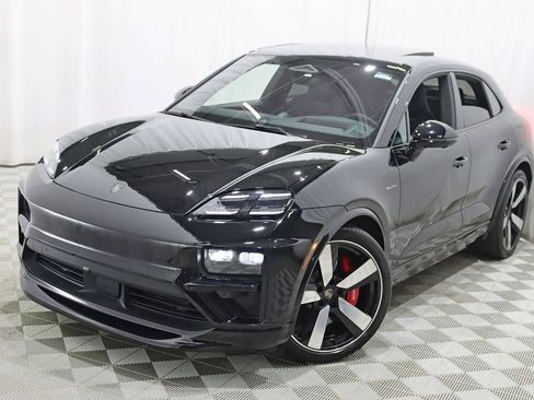Used 2025 Porsche Macan Turbo Electric AWD/4WD image 6
