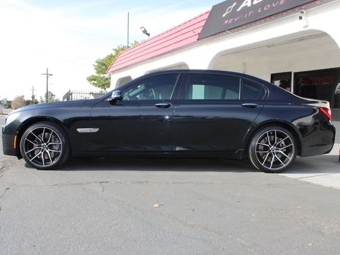 Used 2015 BMW 750Li image 9