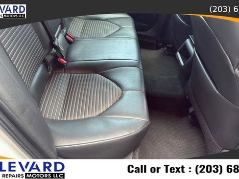 Used 2019 Toyota Camry SE image 29