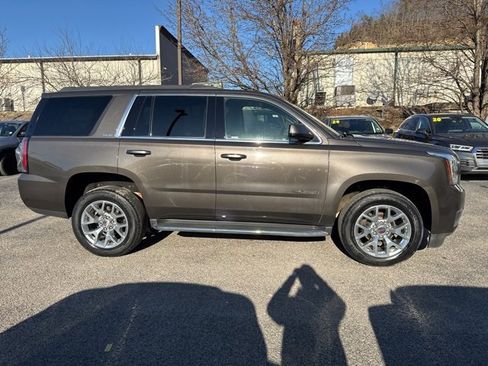Used 2020 GMC Yukon SLE w/ SLE Value Package image 2