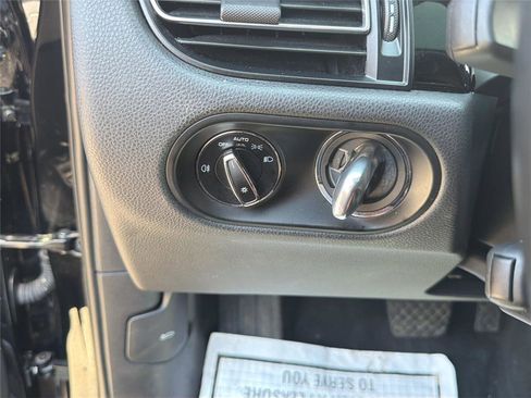 Used 2023 Porsche Macan Turbo AWD/4WD image 13